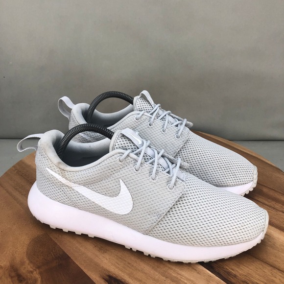 Athletic_Shoes